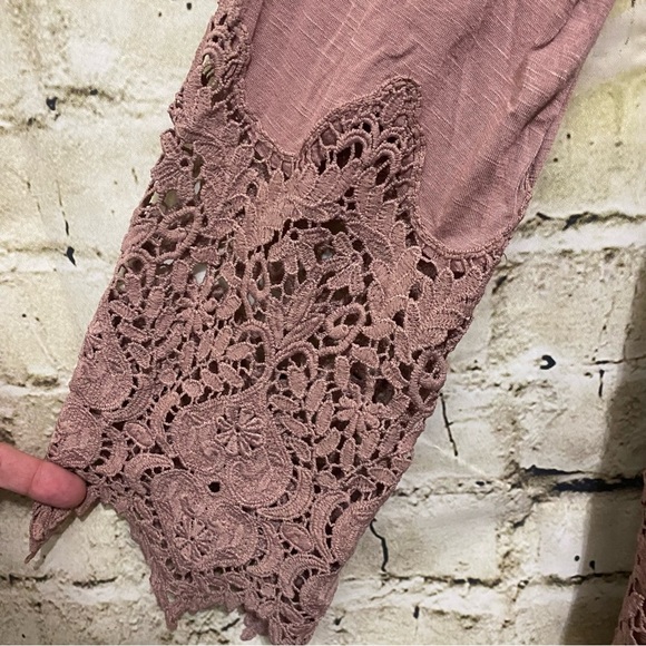 Jodifl Blush Pini Floral Lace Crochet Tunic Top - Picture 3 of 6